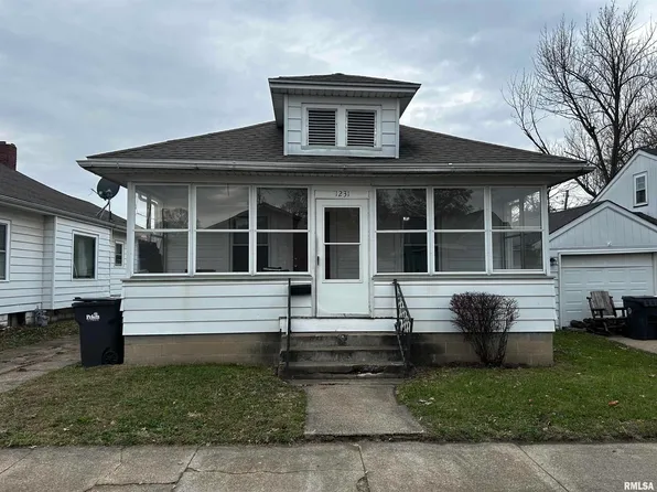1231 S Capitol St, Pekin, IL 61554