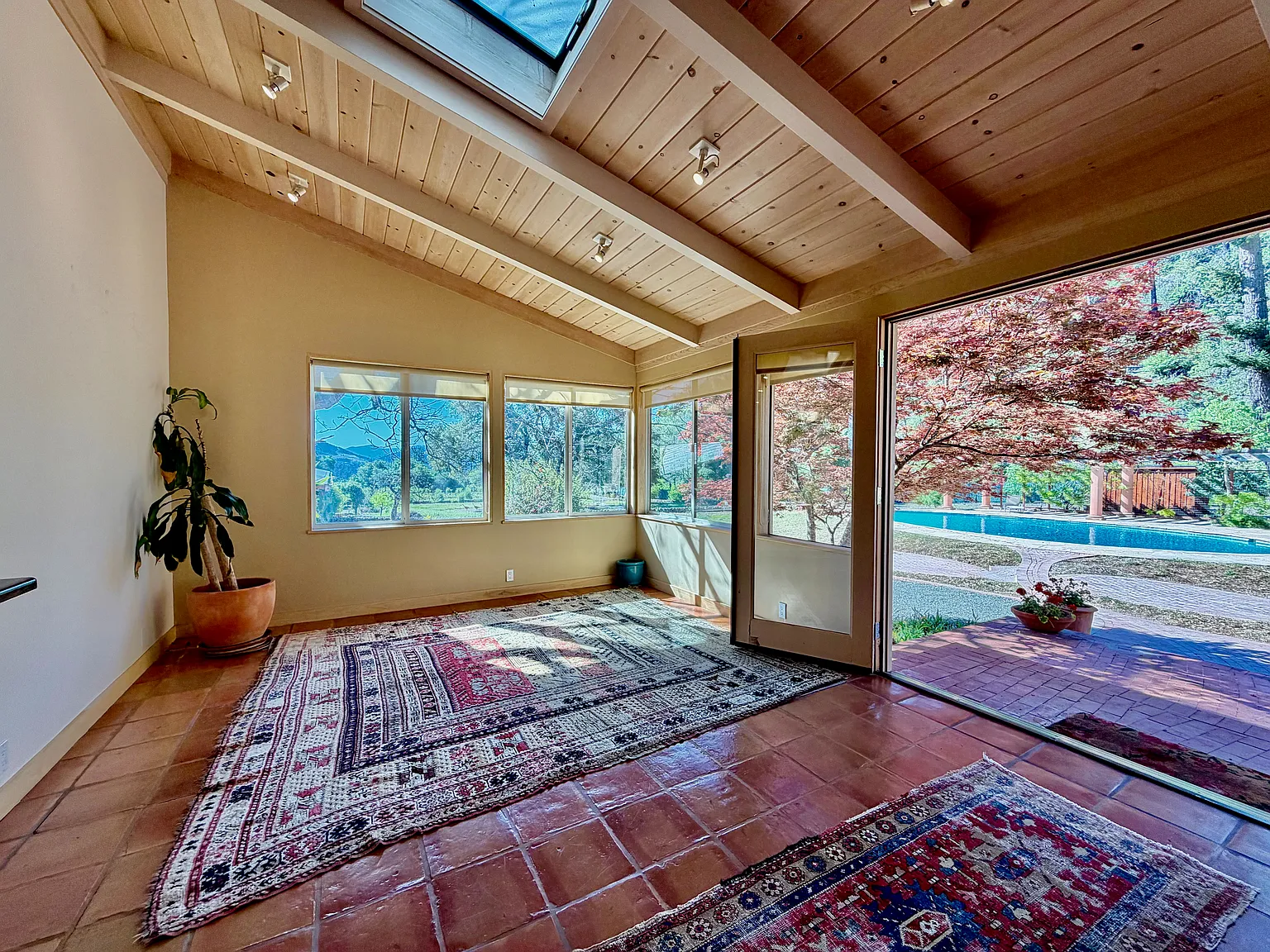 3 bed, 2500 sqft, $7,500 — Photo 3