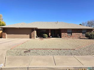 16 Rio Bonito Cir, Roswell, NM 88201