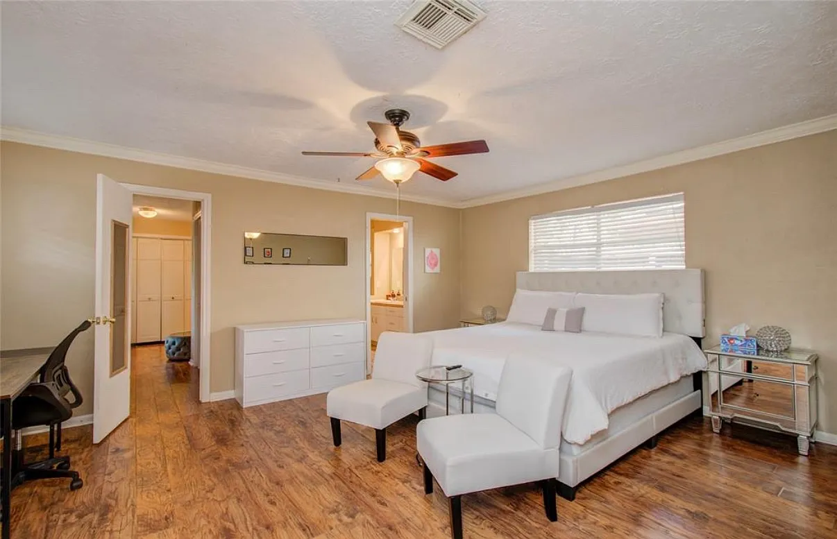3 bed, 2256 sqft, $2,200 — Photo 2