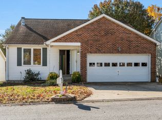 104 Edgehill Ln, Hendersonville, TN 37075