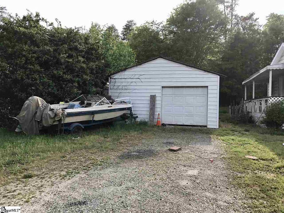 2nd image of 2255 Country Club Rd