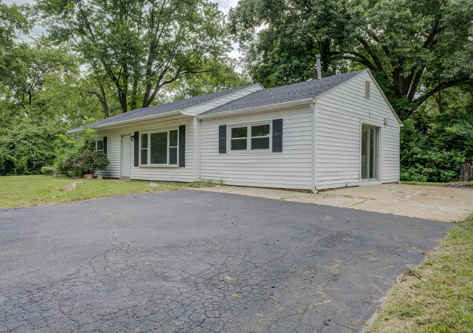 11920 Bridgevale Ave — Photo 3