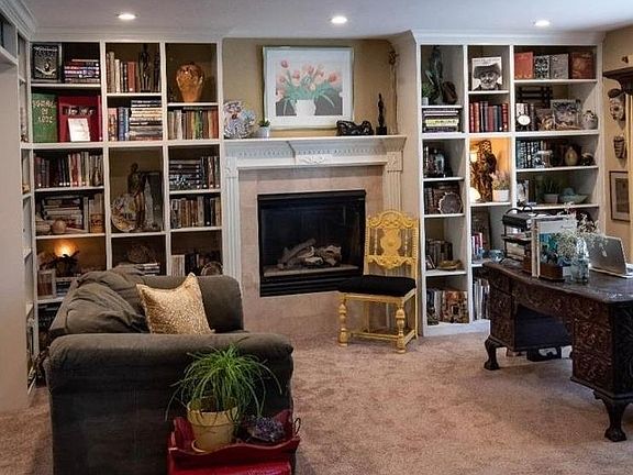 4th image of 820 Singler Way