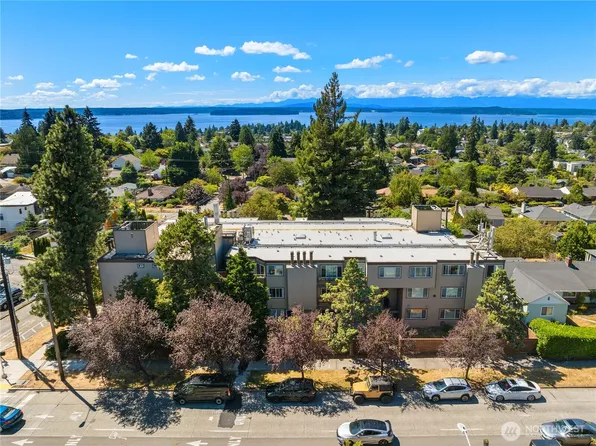6055 35th Avenue SW #107, Seattle, WA 98126