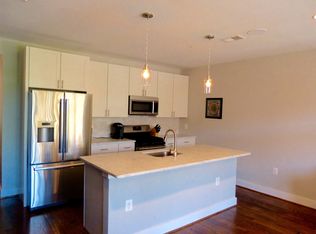 2550 University Pl NW APT 4, Washington, DC 20009