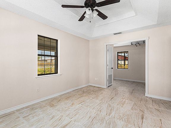 3rd image of Amando St