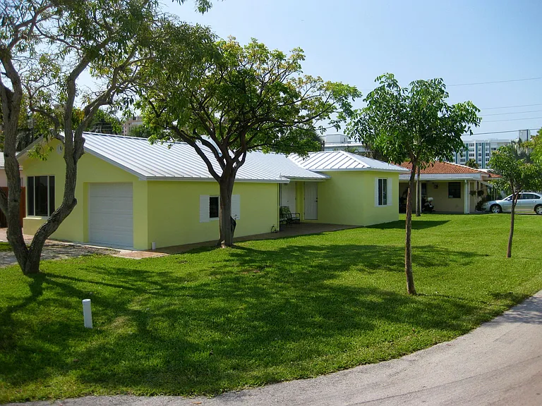 600 S Riverside Dr — Photo 6