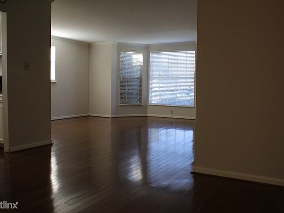 3rd image of 925 Cleveland St Unit 121
