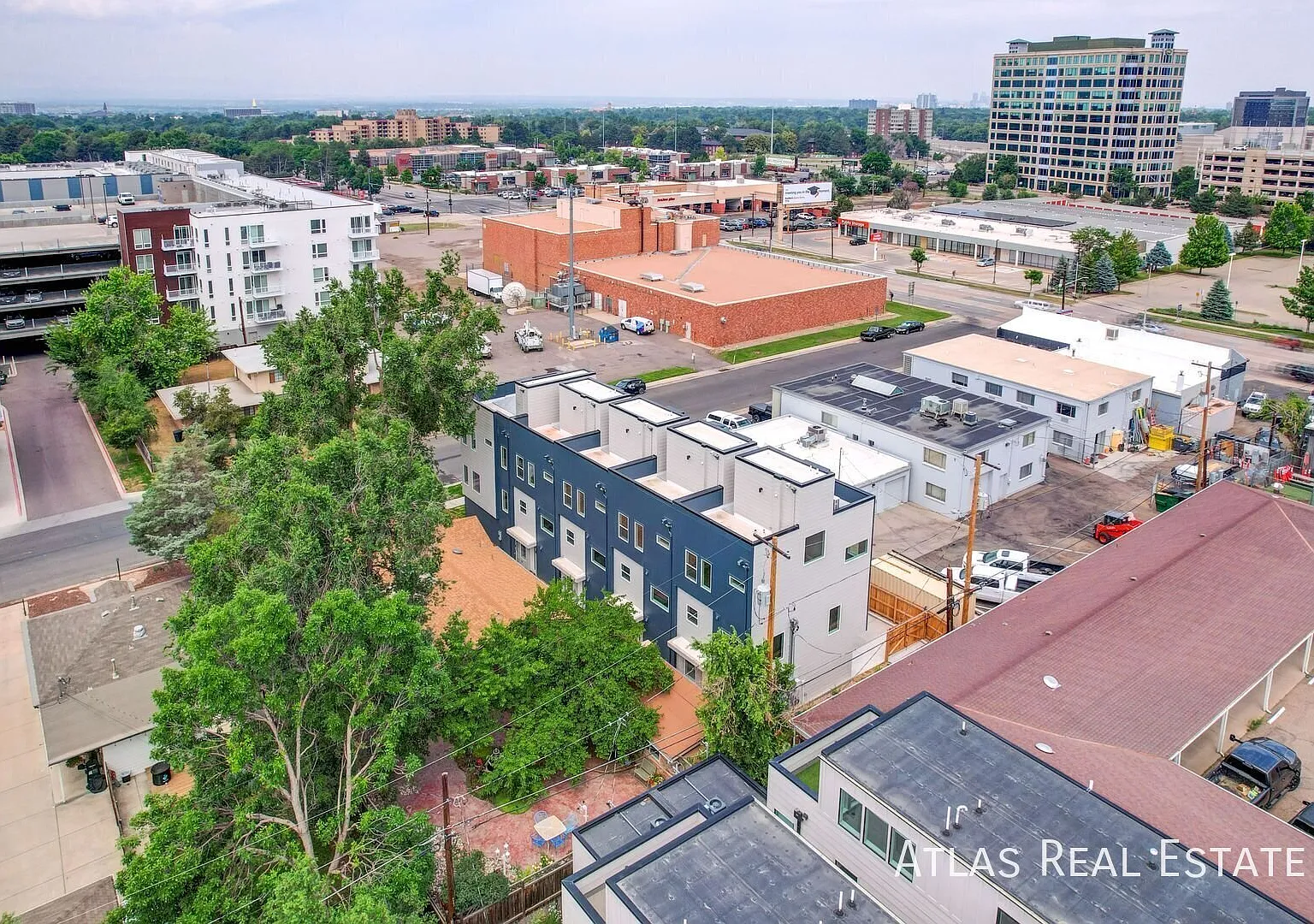 Coming Soon! Roof Top Decks With Amazing Views Near Du! Beautiful 2 Bedroom 2 Bath W/ Washer & Dr... — Photo 3