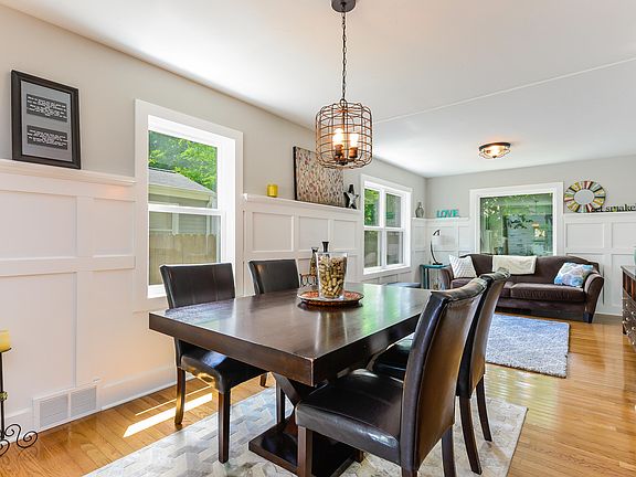 5th image of 1133 Lakeside Dr SE
