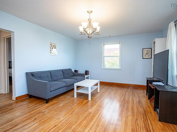 4th image of 16 Juniper Cres