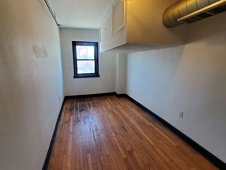 The Berm - 2001 10th Ave (24 Units Luxury Apartments) — Photo 16