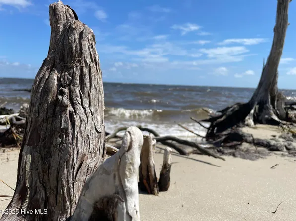740 Sandy Point Dr Lot 77, Beaufort, NC 28516