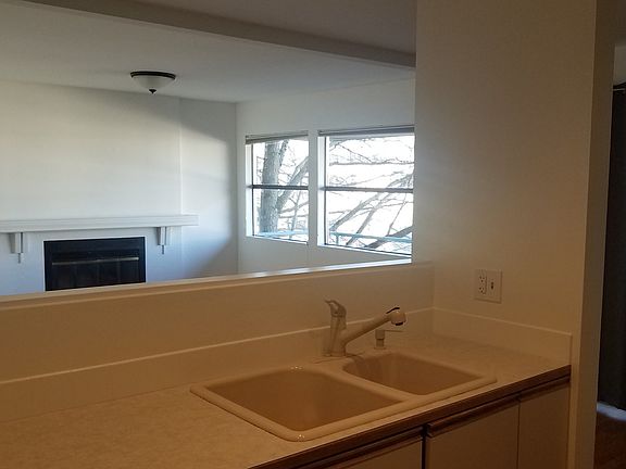 5th image of 2829 Franklin Ave E APT N5