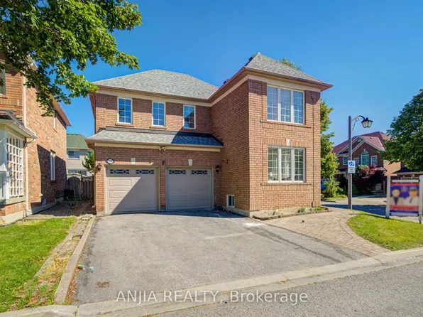 136 Winston Castle Dr, Markham, ON L6C 2N4