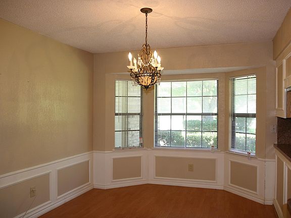 5th image of 5714 Crestwood Cir E