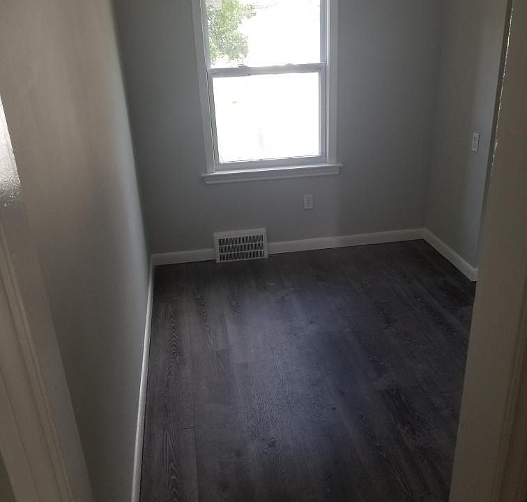 1st image of 20053 Schoenherr St #1-2