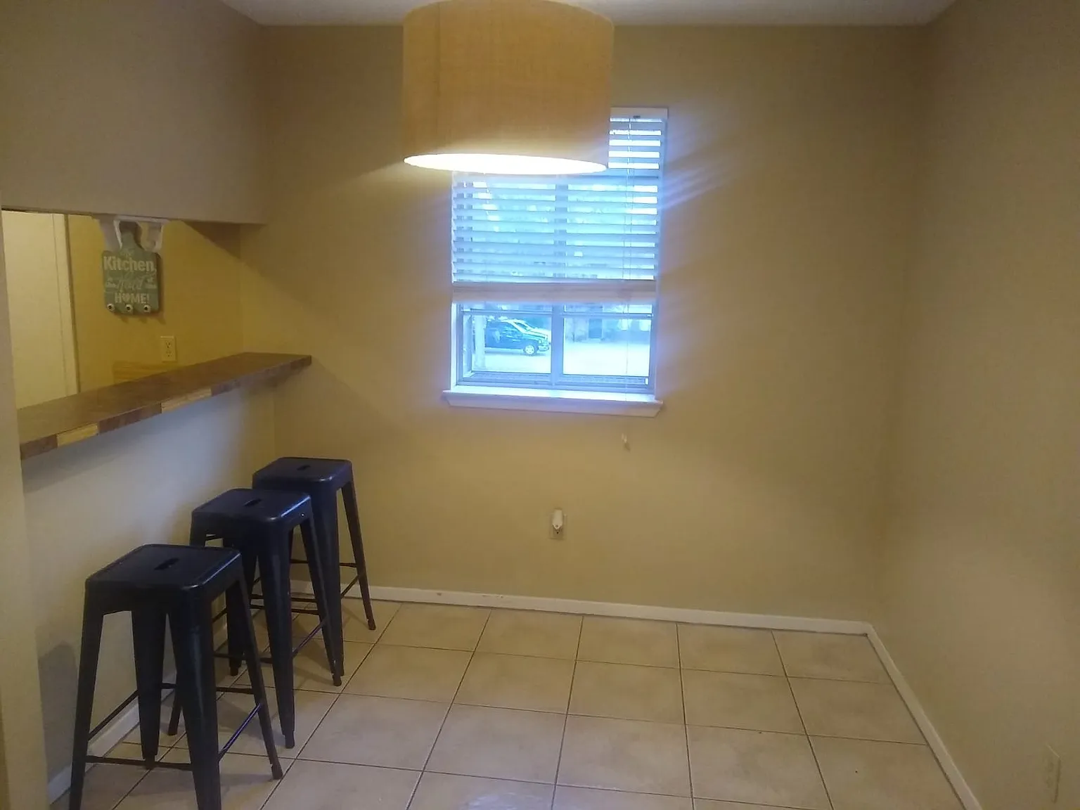 2 bed, 1100 sqft, $1,000 — Photo 3