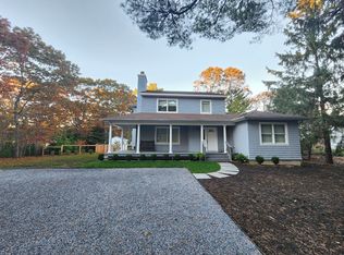 1 Wards Path, Hampton Bays, NY 11946