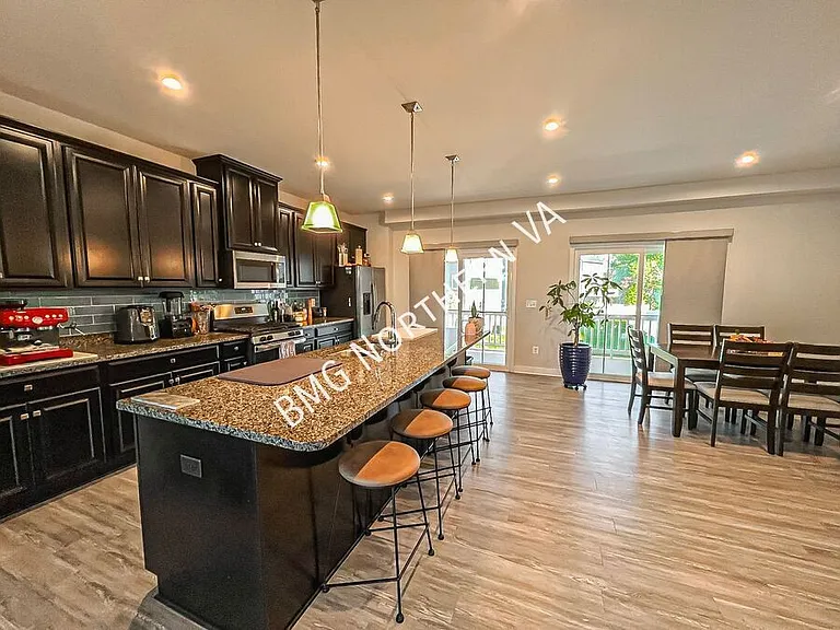7731 Blackburn Ridge Dr — Photo 10