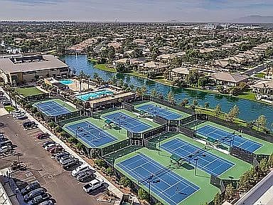 Villages, Tennis, Pools