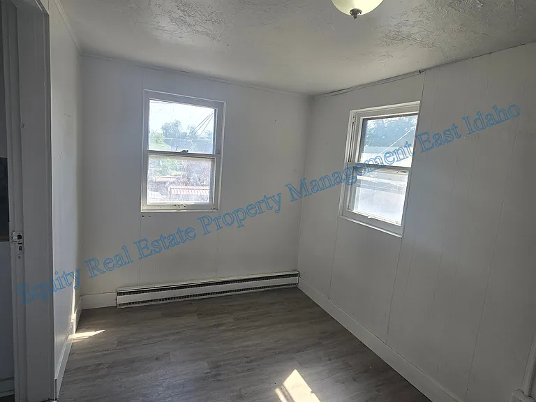 815 E Clark St #5 — Photo 3