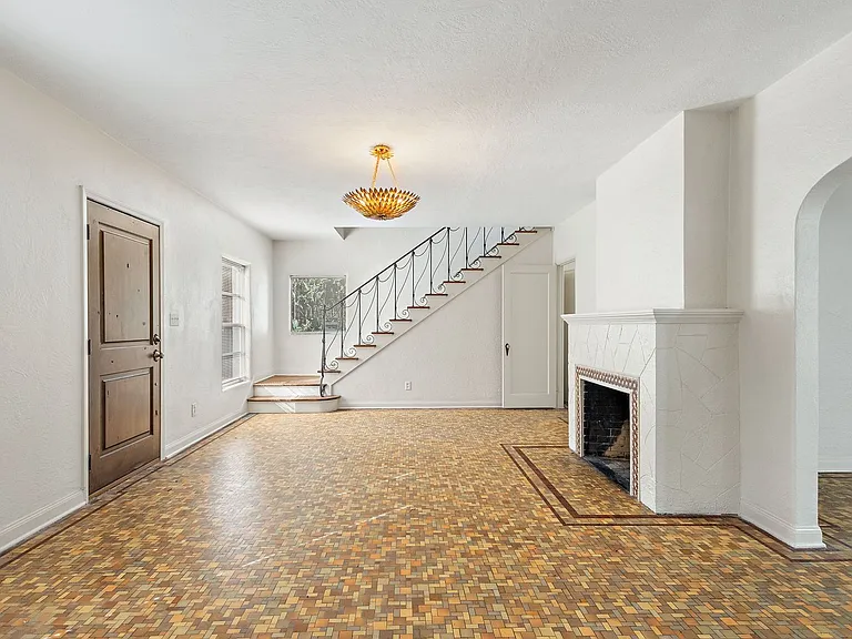 437 Richmond St — Photo 4