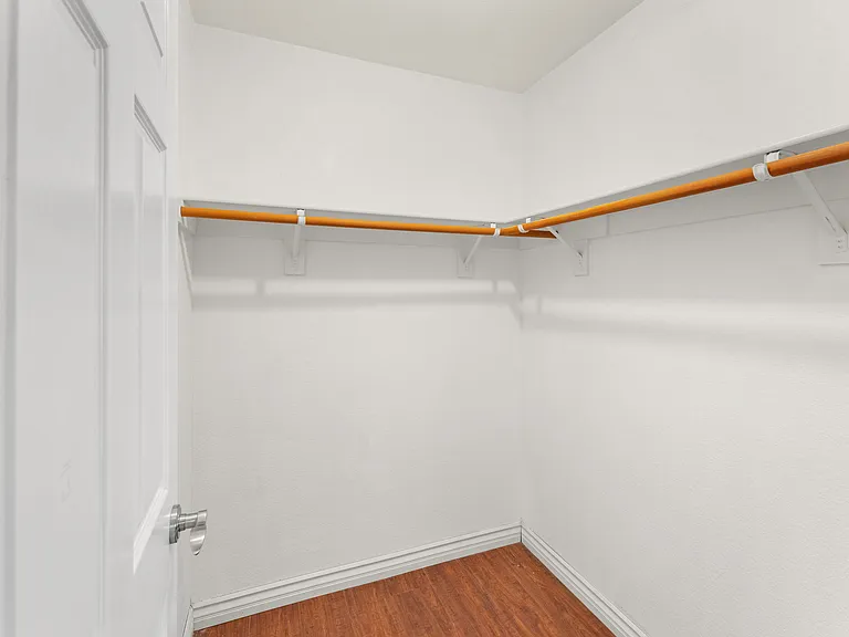1326 Linsay Pl — Photo 15