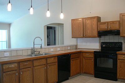 3rd image of 1750 San Filippo Dr SE