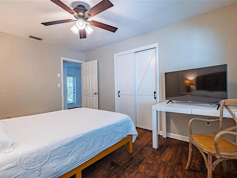401 Bullard Pkwy — Photo 11