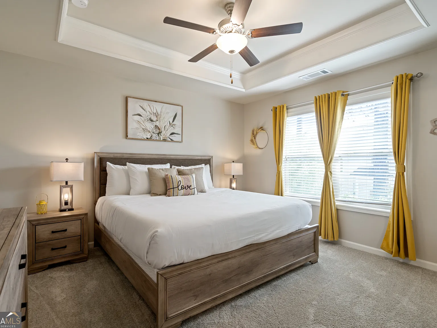 3 bed, 2.5 bath, $4,428 — Photo 2