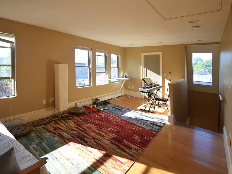 51 Russell Rd — Photo 17