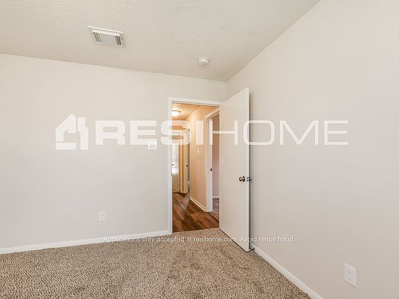 4th image of 222 La Fonda Dr