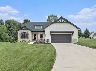 9075 Winterberry Dr, West Olive, MI 49460