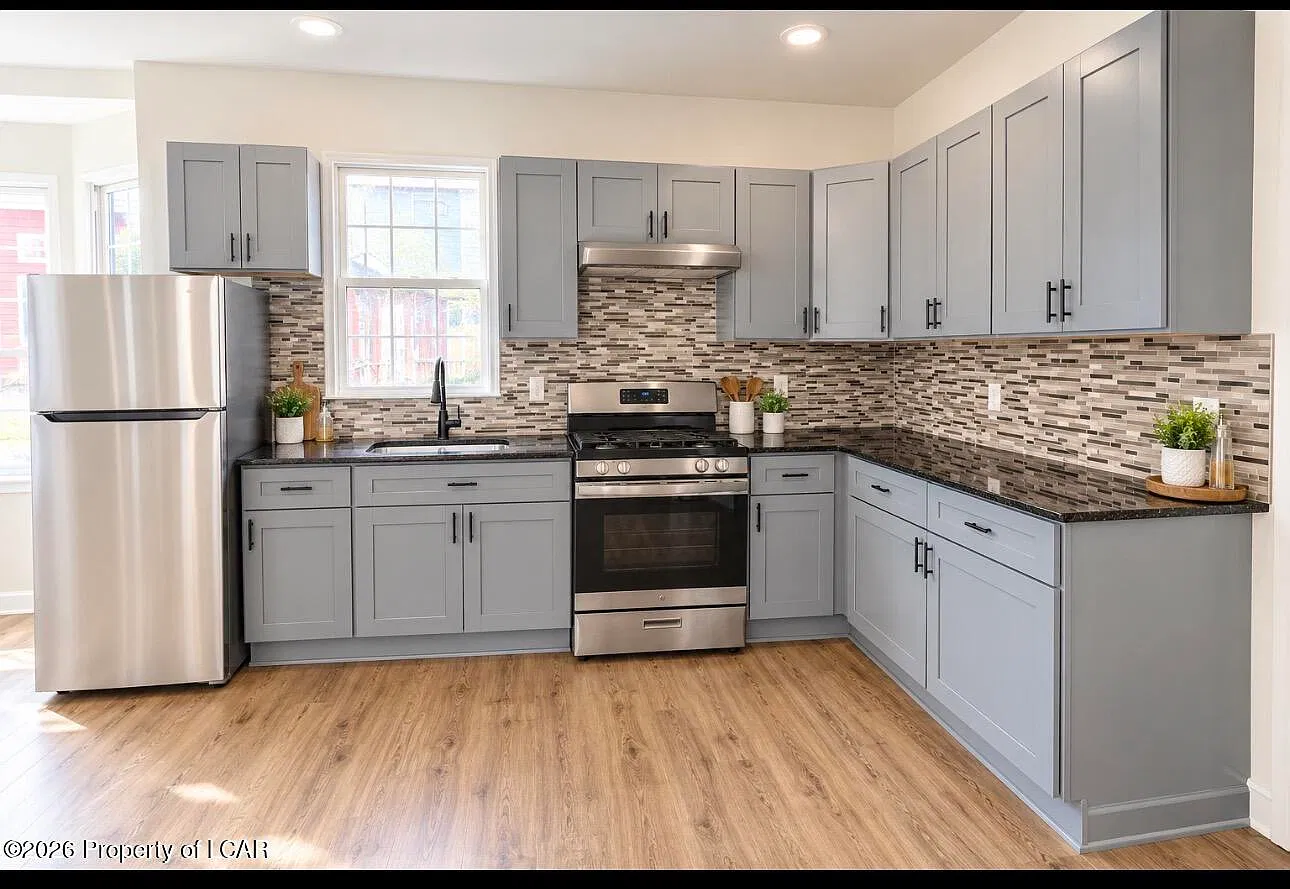 3 bed, 1.0 bath, 18 sqft, $1,500 — Photo 3