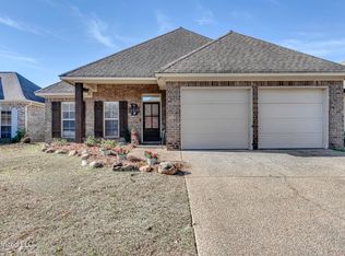717 Chambord Dr, Brandon, MS 39042