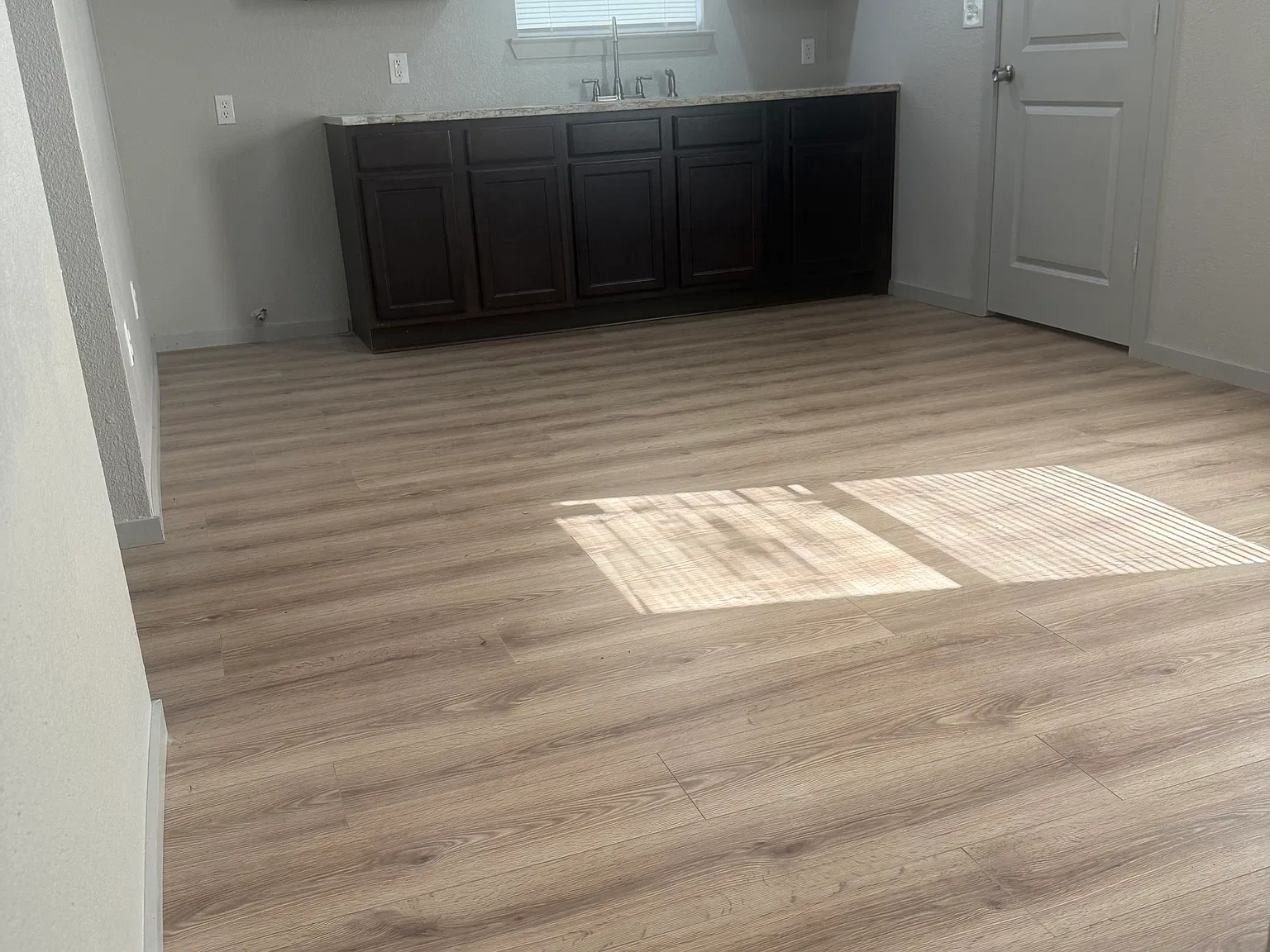 3 bed, 744 sqft, $1,329 — Photo 3