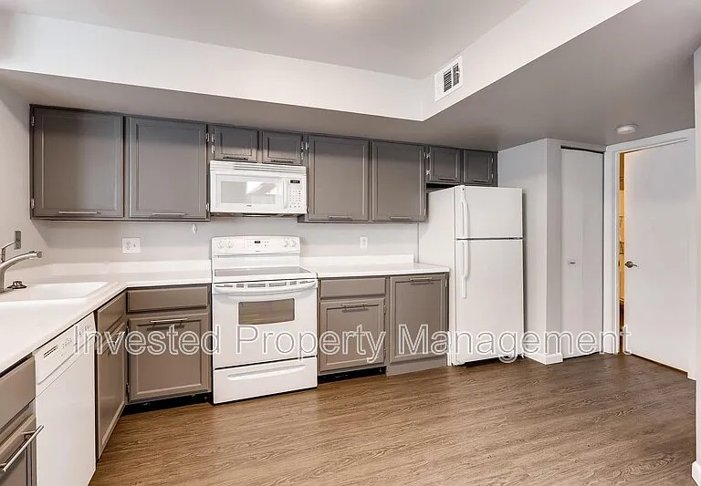 909 S Dawson Way #13 — Photo 4