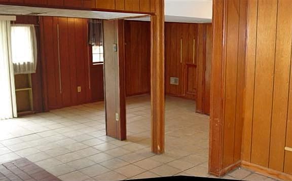 4th image of 724 Burgoyne Ct