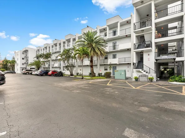 2998 E Sunrise Lakes Dr #110, Fort Lauderdale, FL 33322