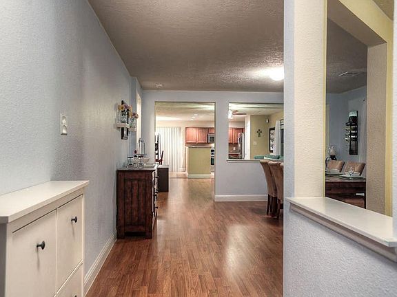 2nd image of 16007 Arapaho Bend Ln
