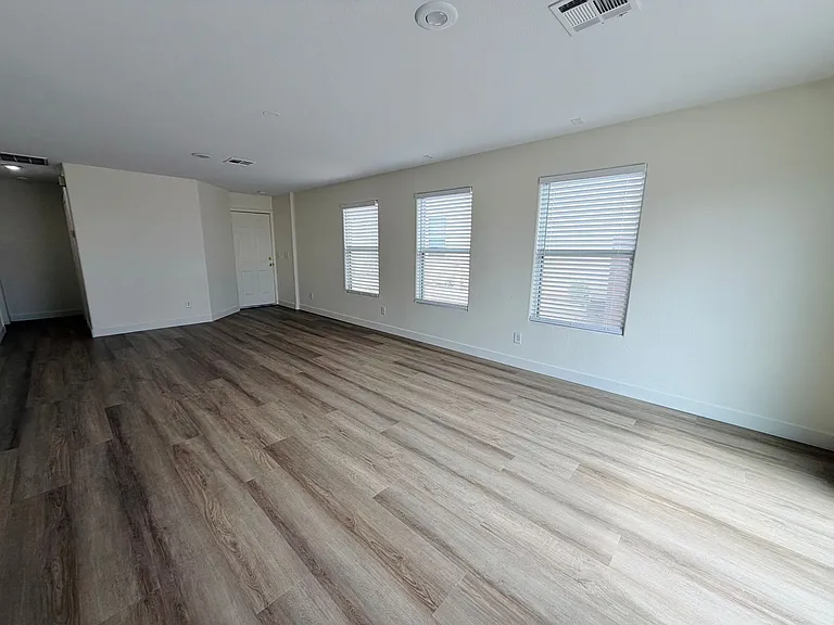 8688 Mesquite Hills St — Photo 19