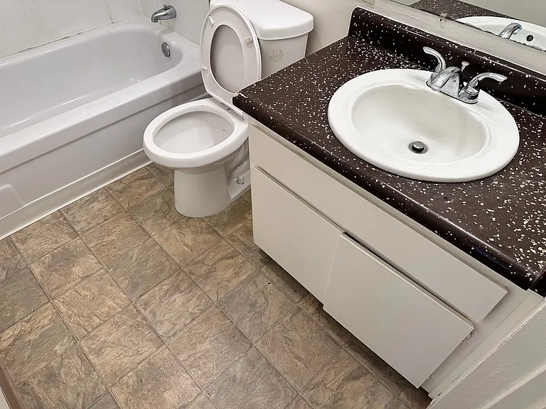 2223 Edison Ave #10 — Photo 7