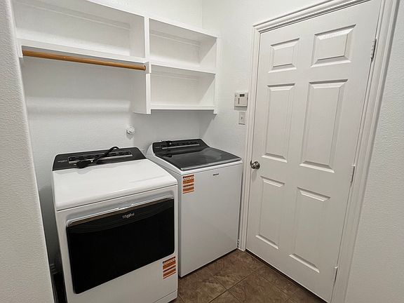 3rd image of 1908 Laurel Oak Ct