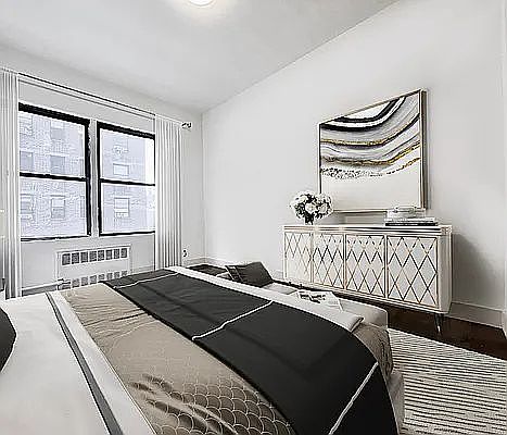 4th image of 215 W 101st St APT 10B