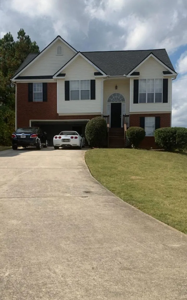 576 Ransom Way photo 1