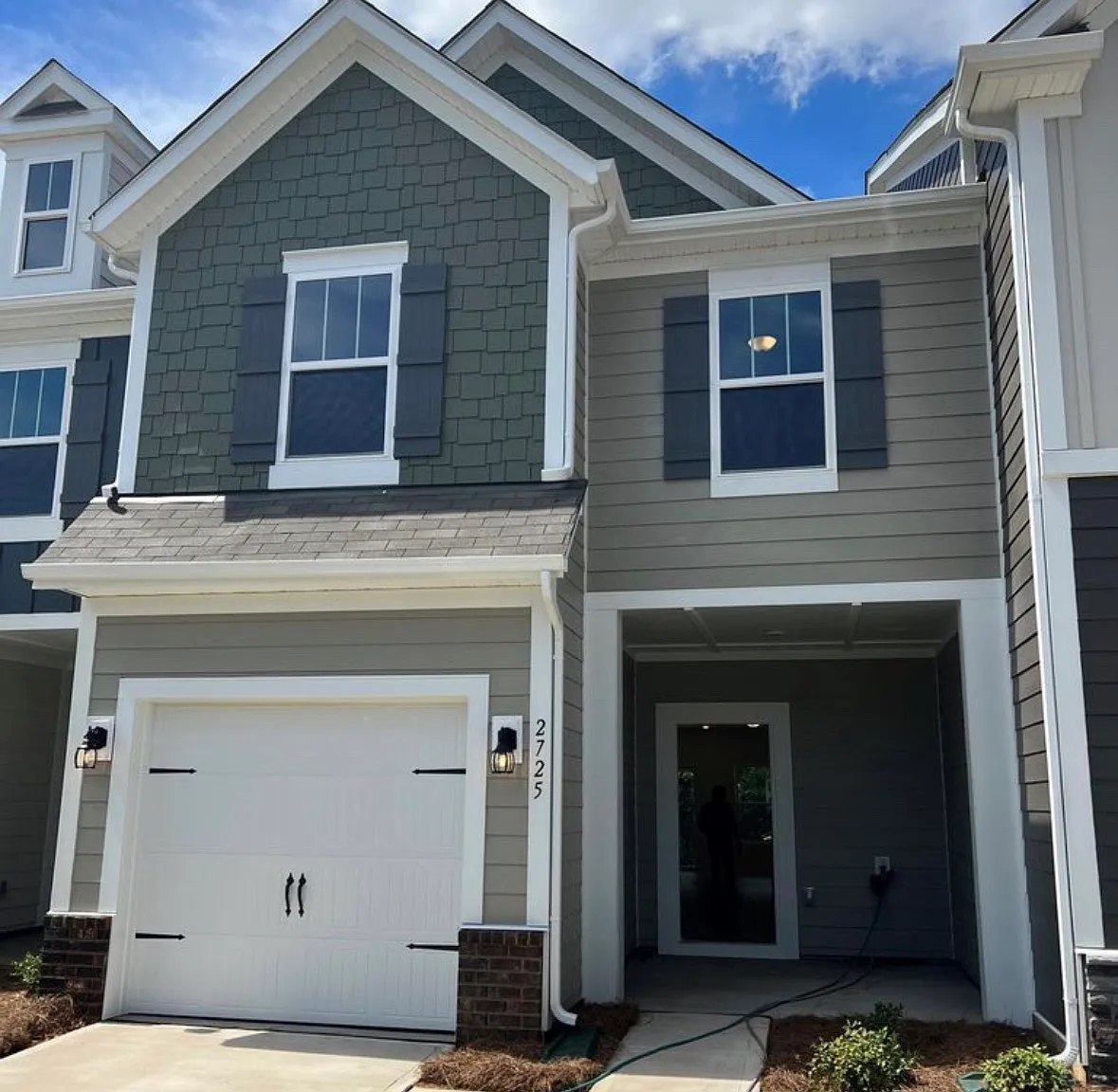 3 bed, 2.5 bath, 1688 sqft, $1,925 — Photo 1