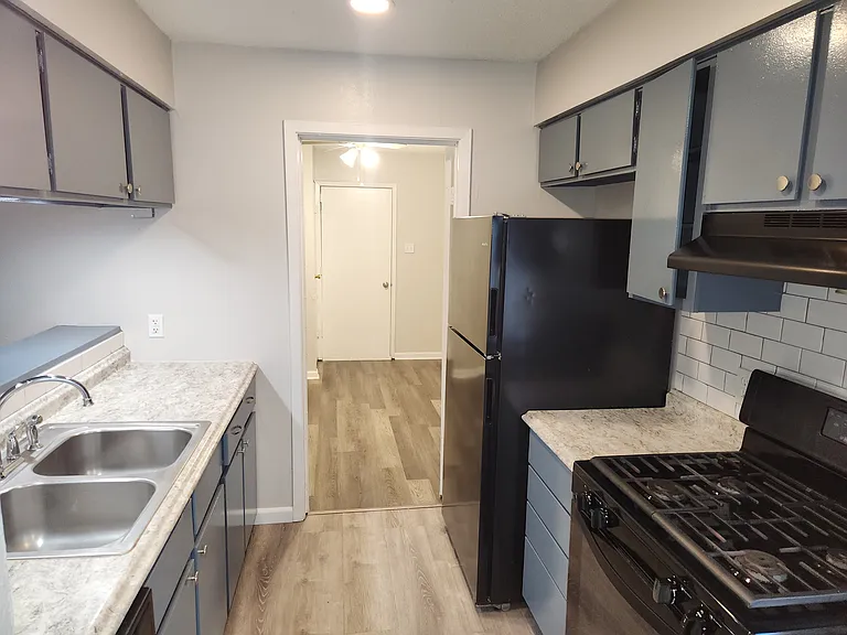 River Oaks Apartments — Photo 41
