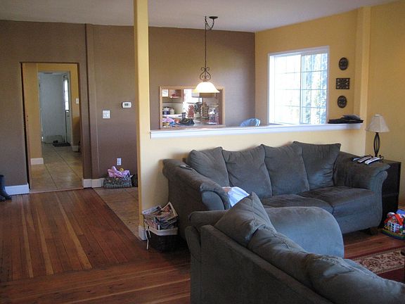2nd image of 1208 Fairhaven Ave